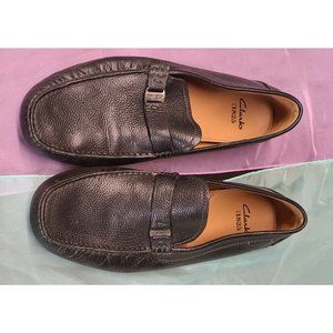 CLARKS EST 1825 BROWN LEATHER LOAFERS WITH BUCKLE ACCENT  SIZE 12